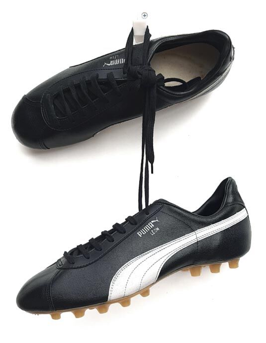 Alte fußballschuhe modelle kaufen online